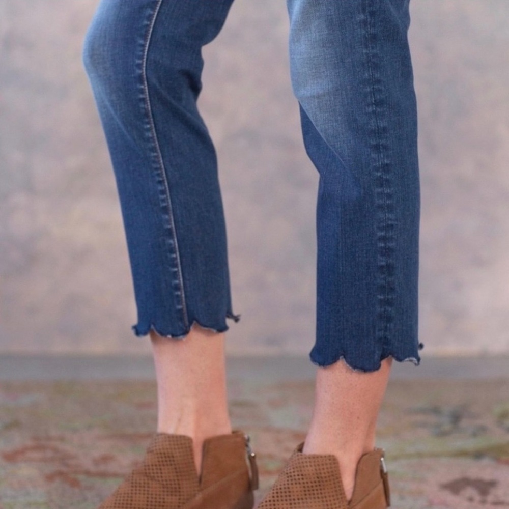 Driftwood Medium Candace Cropped Scalloped Hem Jeans Dainty Feminine Classic Fit - Picture 2 of 10